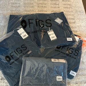 BNWT FIGS Deep Reef Scrub Ensemble S
